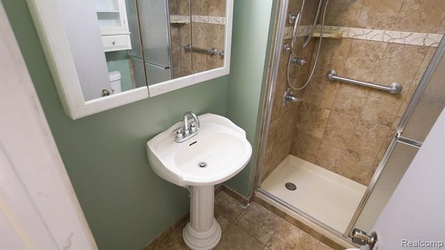 43981 S Interstate 94 Service Drive, Belleville, MI 48111