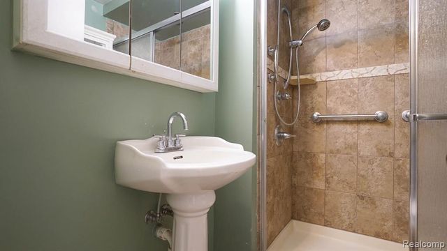 43981 S Interstate 94 Service Drive, Belleville, MI 48111