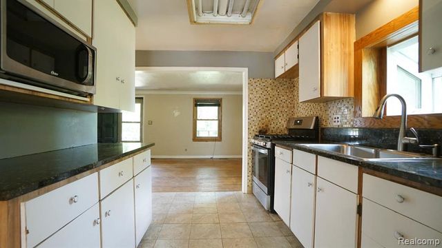 43981 S Interstate 94 Service Drive, Belleville, MI 48111