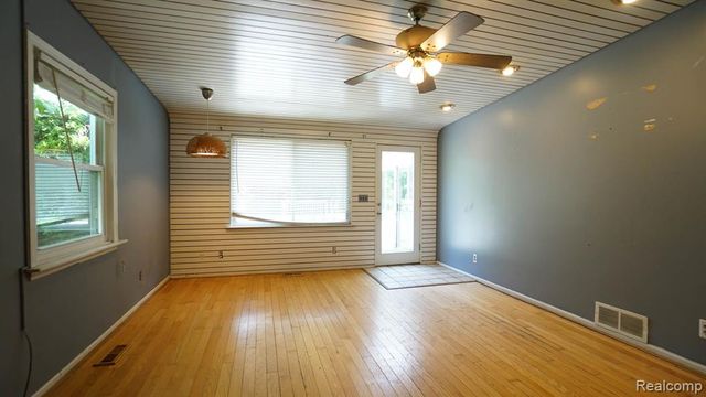 43981 S Interstate 94 Service Drive, Belleville, MI 48111