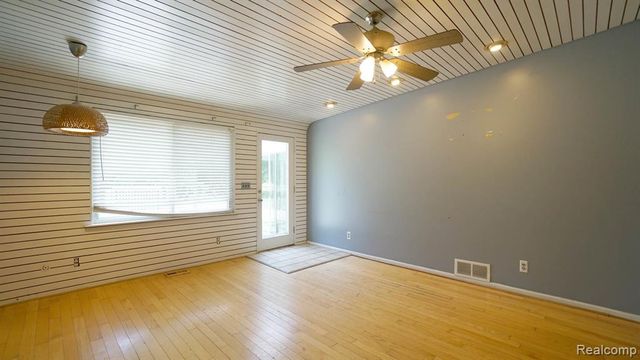 43981 S Interstate 94 Service Drive, Belleville, MI 48111