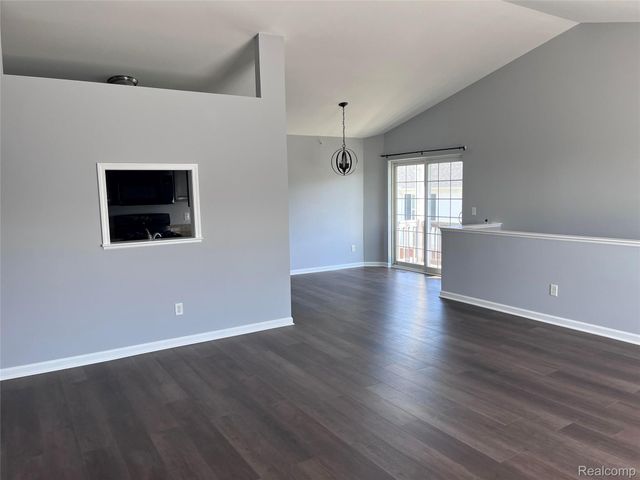 2604 Riversedge Drive 10, Saline Township, MI 48176