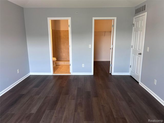 2604 Riversedge Drive 10, Saline Township, MI 48176