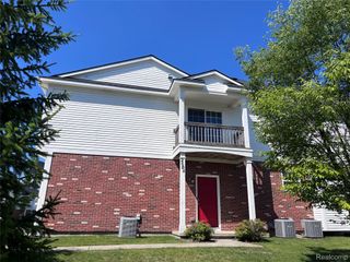 2604 Riversedge Drive 10, Saline Township, MI 48176