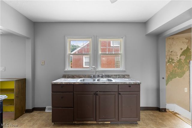 813 Jeanette Avenue, Steubenville, OH 43952