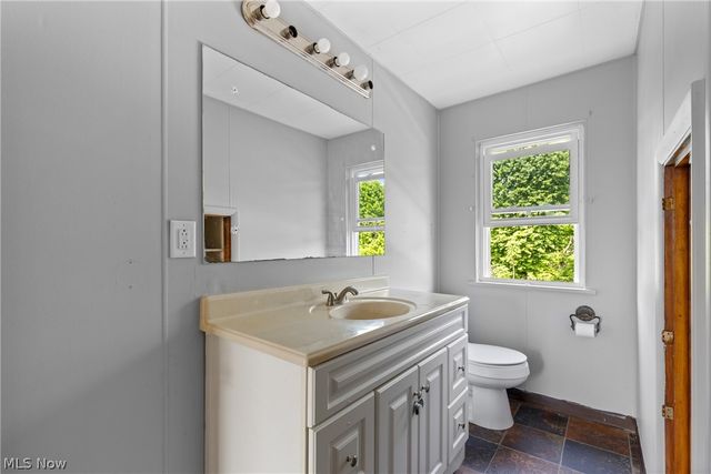 813 Jeanette Avenue, Steubenville, OH 43952