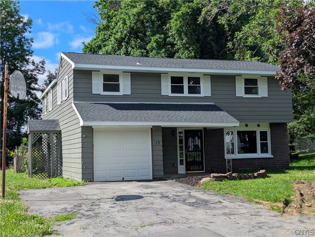 13 Smallwood Street, Lysander, NY 13027