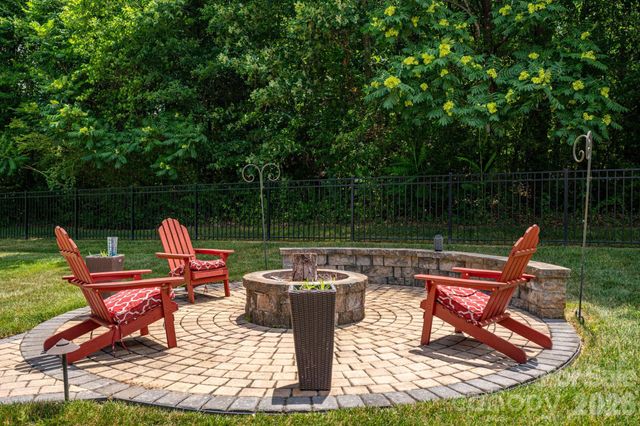 1080 Mackey Court, Gastonia, NC 28056