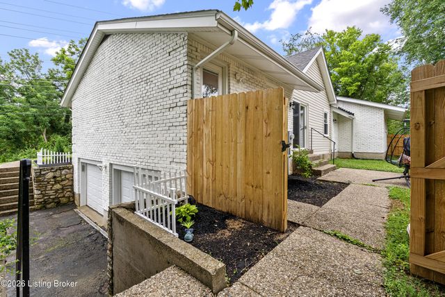 8715 US Highway 42, Prospect, KY 40059