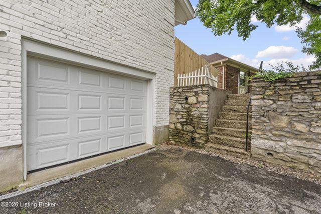 8715 US Highway 42, Prospect, KY 40059