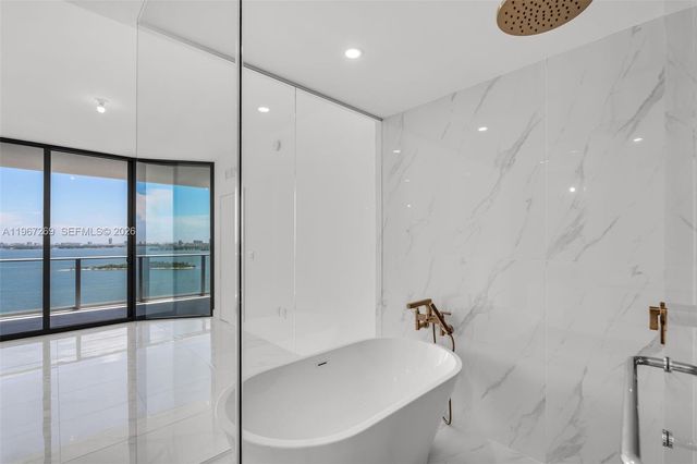 700 NE 24th ST 1806, Miami, FL 33137