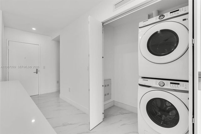 700 NE 24th ST 1806, Miami, FL 33137