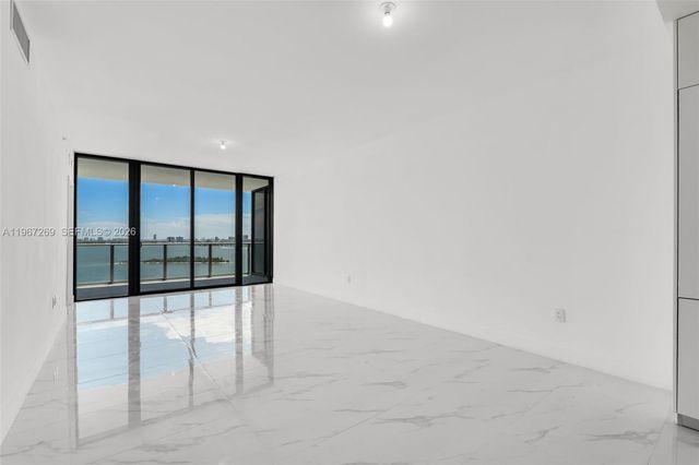 700 NE 24th ST 1806, Miami, FL 33137