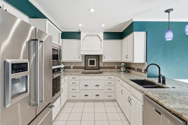 3721 Fieldcrest Lane, Bedford, TX 76021