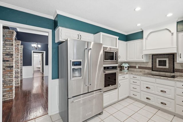 3721 Fieldcrest Lane, Bedford, TX 76021