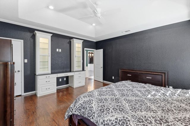 3721 Fieldcrest Lane, Bedford, TX 76021