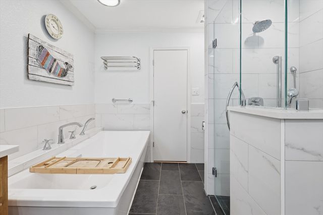 3721 Fieldcrest Lane, Bedford, TX 76021