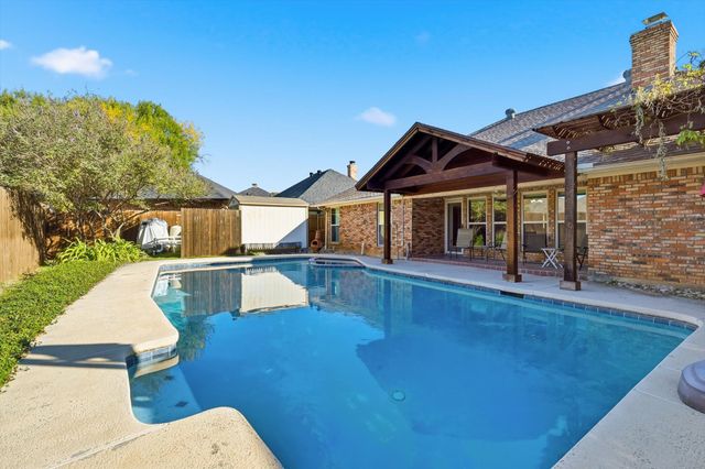3721 Fieldcrest Lane, Bedford, TX 76021