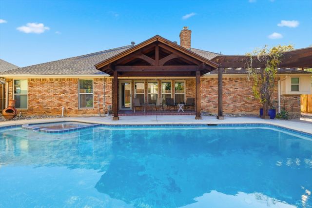 3721 Fieldcrest Lane, Bedford, TX 76021