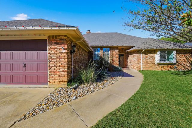 3721 Fieldcrest Lane, Bedford, TX 76021