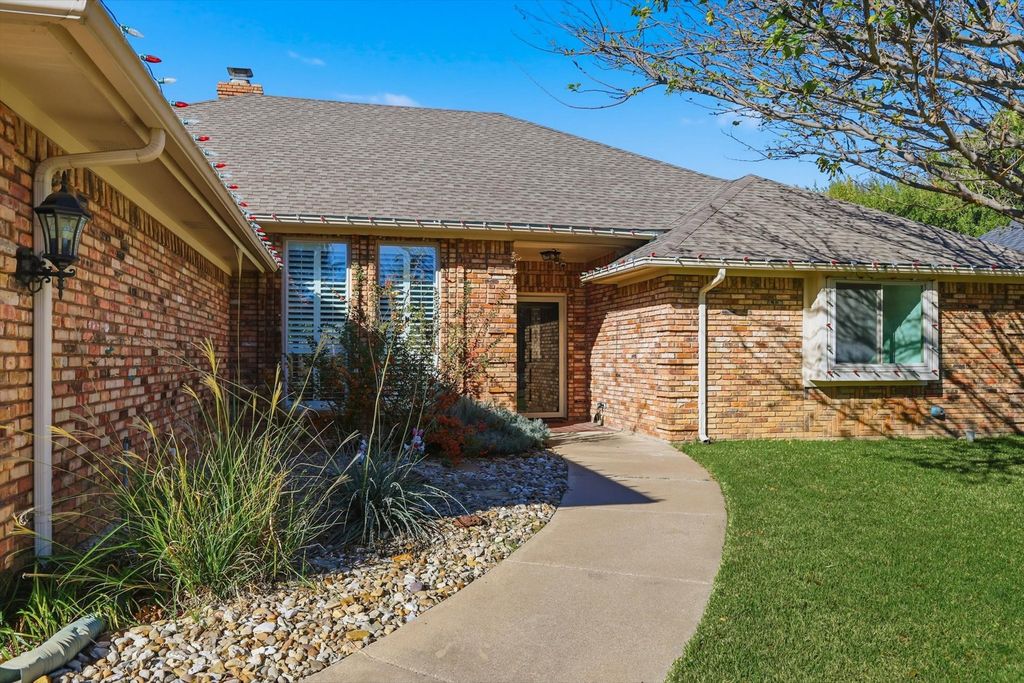 3721 Fieldcrest Lane, Bedford, TX 76021