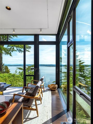 3310 E Laurelhurst Drive NE, Seattle, WA 98105