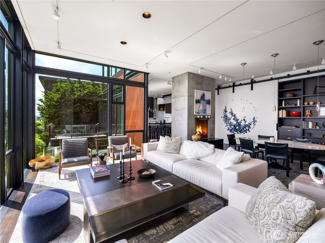 3310 E Laurelhurst Drive NE, Seattle, WA 98105