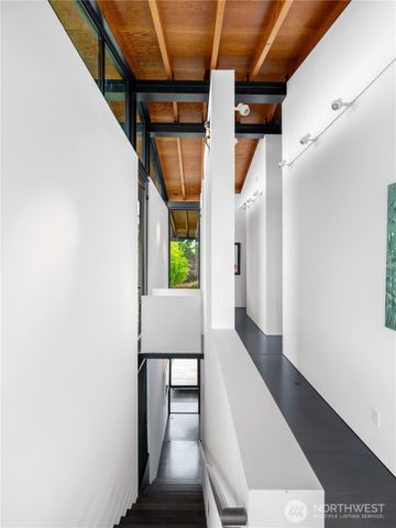 3310 E Laurelhurst Drive NE, Seattle, WA 98105