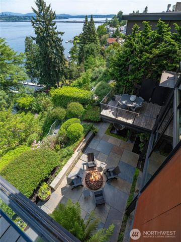 3310 E Laurelhurst Drive NE, Seattle, WA 98105