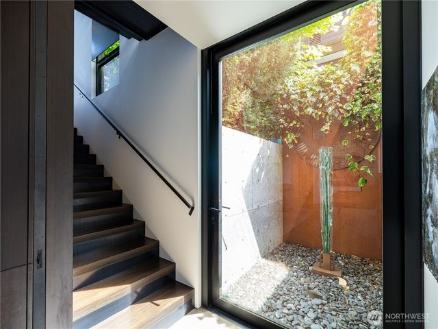 3310 E Laurelhurst Drive NE, Seattle, WA 98105