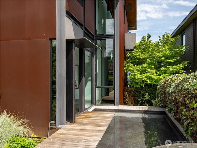 3310 E Laurelhurst Drive NE, Seattle, WA 98105