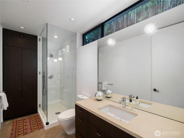 3310 E Laurelhurst Drive NE, Seattle, WA 98105