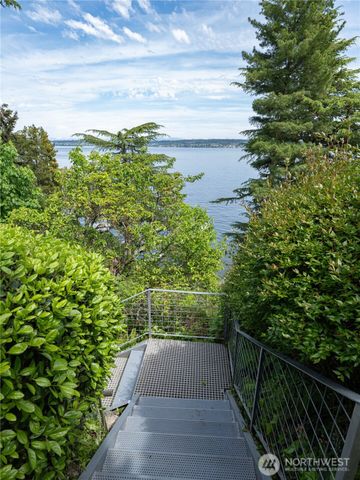 3310 E Laurelhurst Drive NE, Seattle, WA 98105