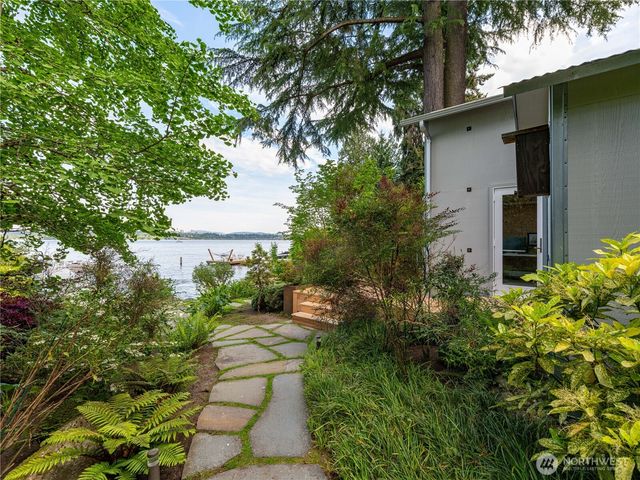 3310 E Laurelhurst Drive NE, Seattle, WA 98105