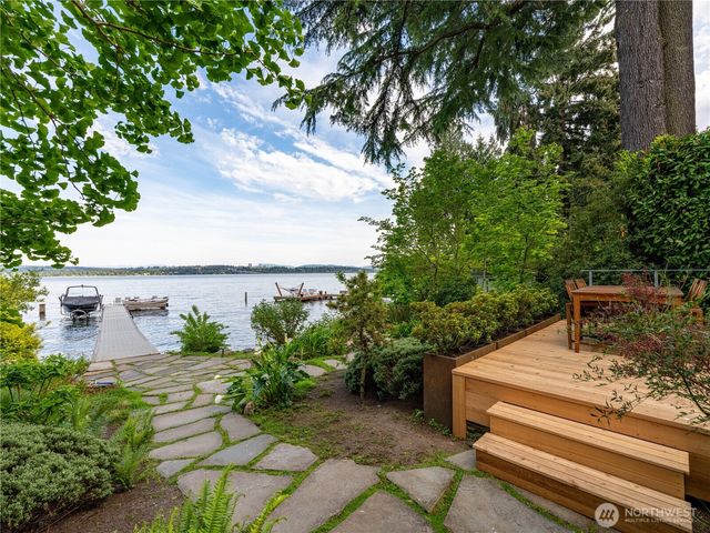 3310 E Laurelhurst Drive NE, Seattle, WA 98105