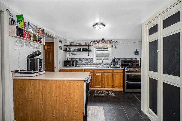 71 Snow St, Fitchburg, MA 01420