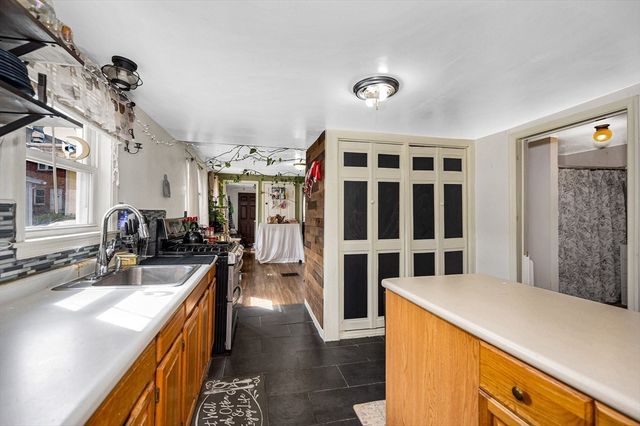 71 Snow St, Fitchburg, MA 01420