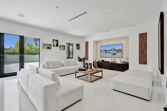 2600 SW 128th Ct, Miami, FL 33175