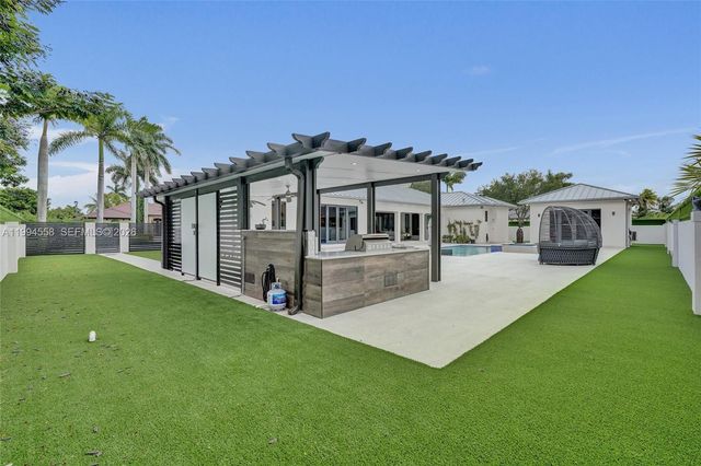 2600 SW 128th Ct, Miami, FL 33175