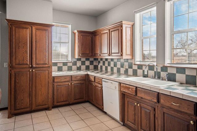 20945 NE 50th Street, Harrah, OK 73045