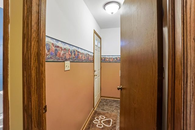 1232 Chippewa DRIVE, Waukesha, WI 53186