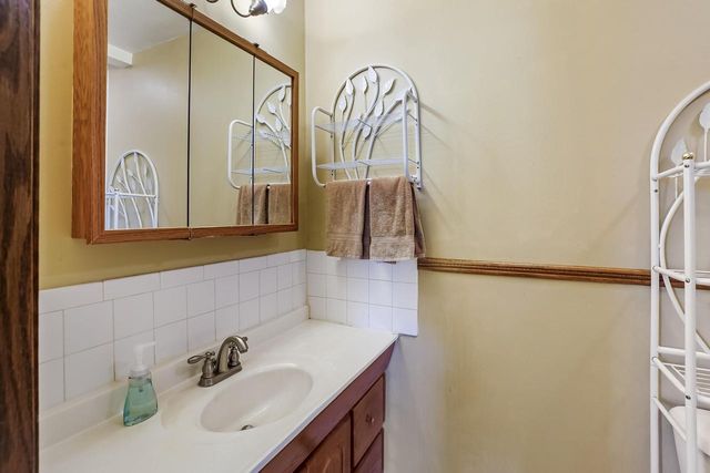 1232 Chippewa DRIVE, Waukesha, WI 53186