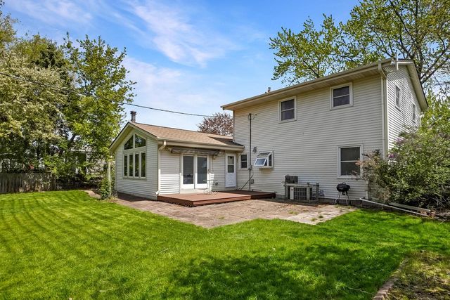 1232 Chippewa DRIVE, Waukesha, WI 53186