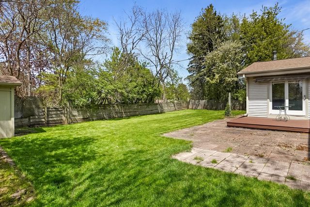 1232 Chippewa DRIVE, Waukesha, WI 53186