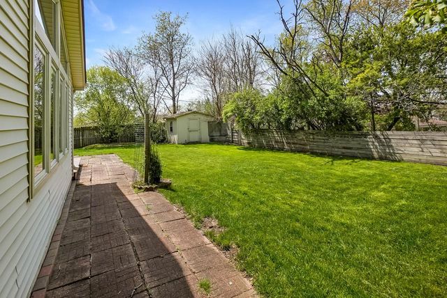 1232 Chippewa DRIVE, Waukesha, WI 53186