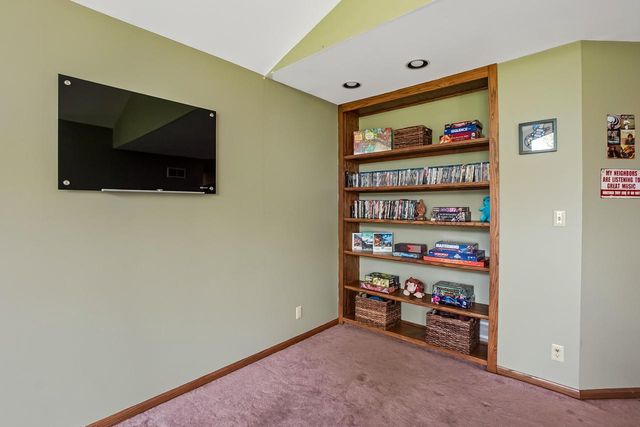 1232 Chippewa DRIVE, Waukesha, WI 53186