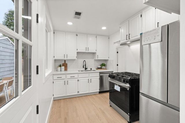 576 Green Manor Court, Palo Alto, CA 94301