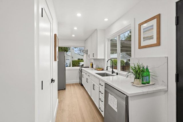 576 Green Manor Court, Palo Alto, CA 94301