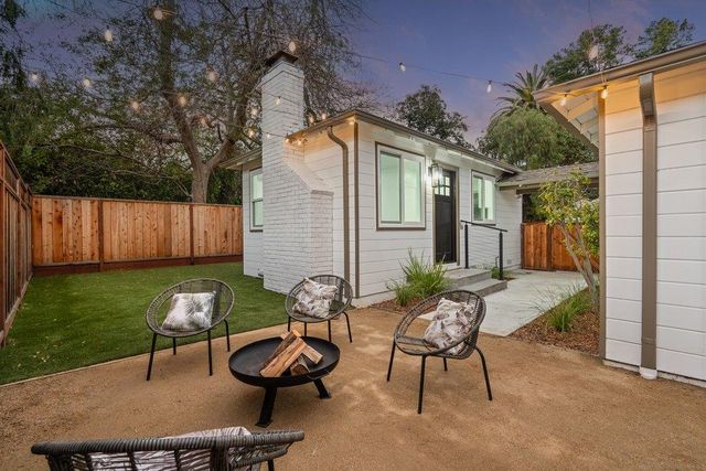 576 Green Manor Court, Palo Alto, CA 94301