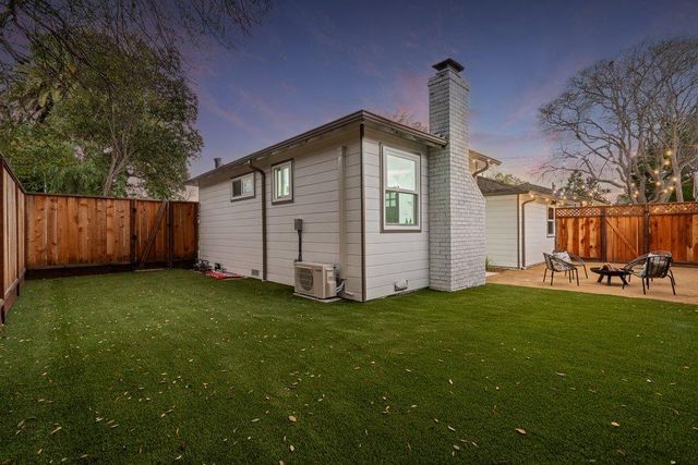 576 Green Manor Court, Palo Alto, CA 94301